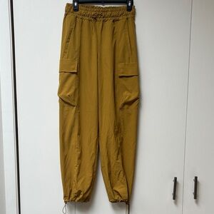 Fabletics Women’s Elanor Cargo Track Pants